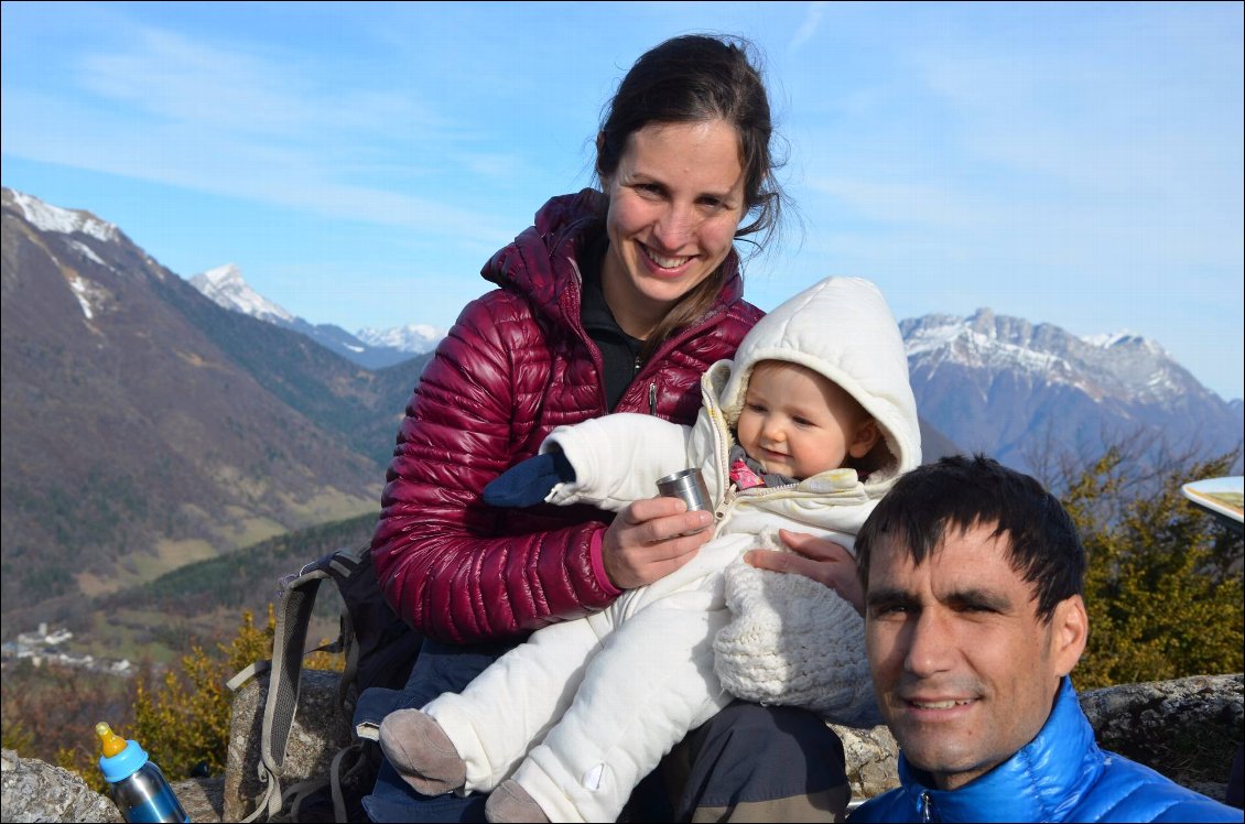 Avec Thaïs et Coralie, pendant une randonnée jusqu'au sommet de la Roche du Guet dans les Bauges
