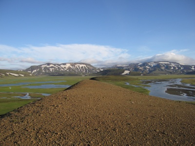 De Landmannahellir à Landmannalaugar : aux abords du lac de Lö?mundarvatn