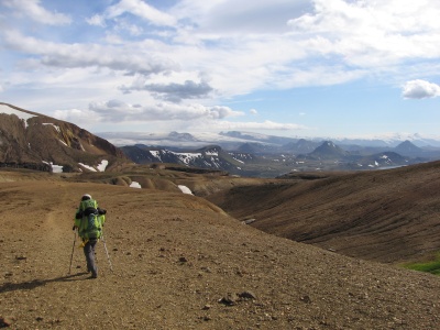 Trek Landmannalaugar-Thorsmörk : Laugavegur : étape 2, on aperçoit les glaciers au-dessus de Thorsmork