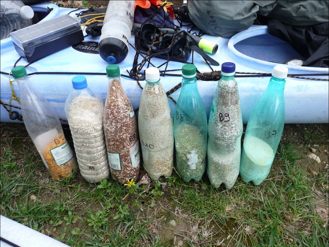 Nourriture reconditionnée dans des bouteilles, voyage kayak de mer en Croatie