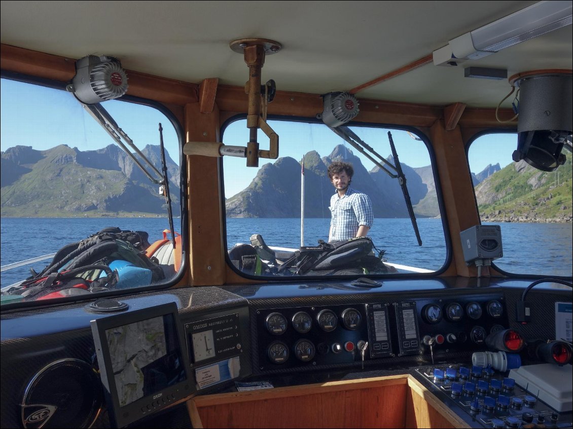 Ferry entre les îles Lofoten en Norvège
Photo : Hélène Degousée